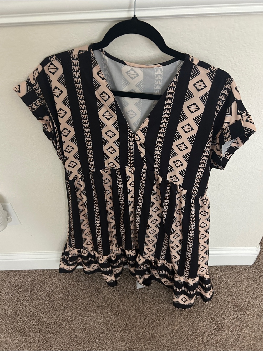 SHEIN Black and Beige Geometric V-Neck Babydoll Midi Dress with Ruffle Hem